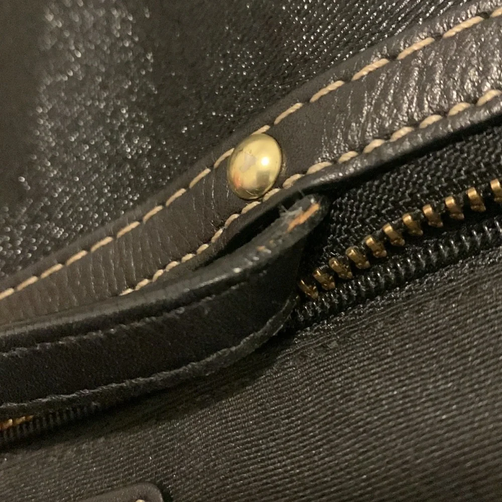 Coach Signature Handbag - Picture 15 of 15